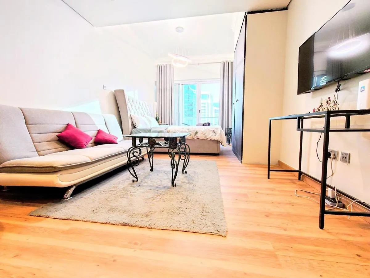 Modern Studio With Balcony - Close To Metro & Marina Dubaj Egyesült Arab Emírségek