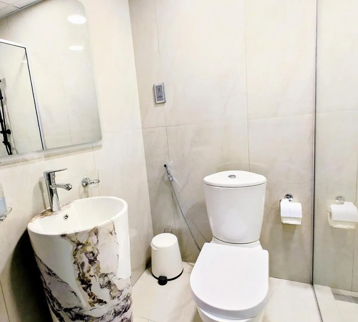 Apartment Modern Studio With Balcony - Close To Metro & Marina Dubai United Arab Emirates