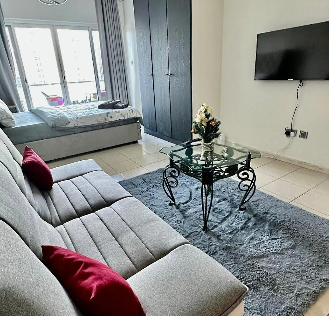 Modern Studio With Balcony - Close To Metro & Marina Dubai Apartment
